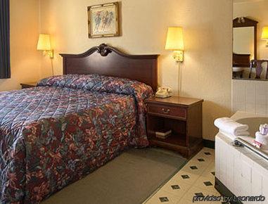 Inn Rodeway - Cincinnati South 2*